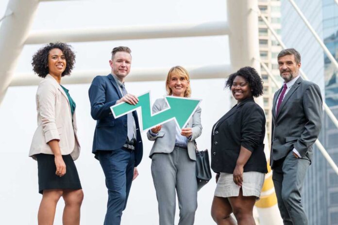 successful-business-people-city