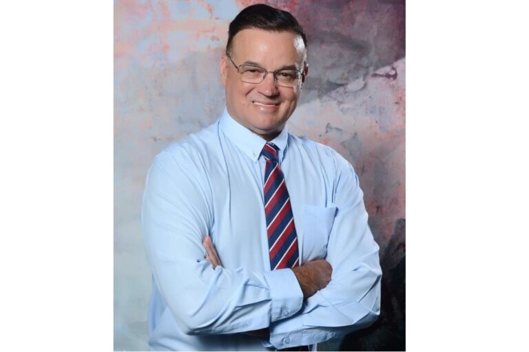 Advisor Intelligence enhanced by Artificial Intelligence